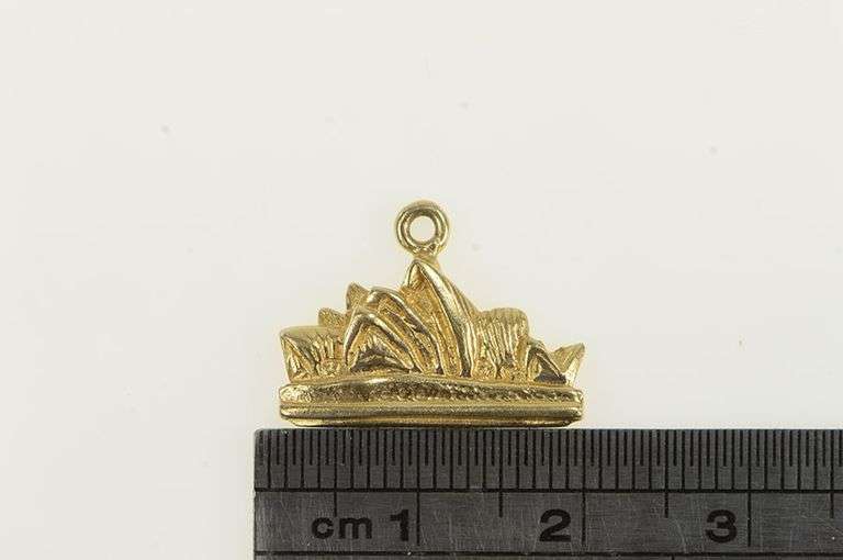 14K Yellow Gold Sydney Opera House Australia Souvenir Charm/Pendant