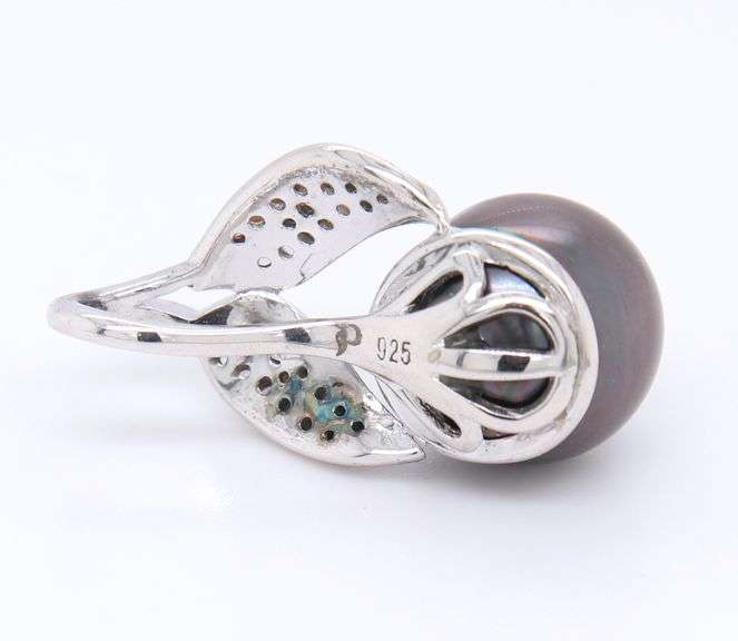 Set of 925 Sterlng SilveGrey Pearl Earrings and Pendant