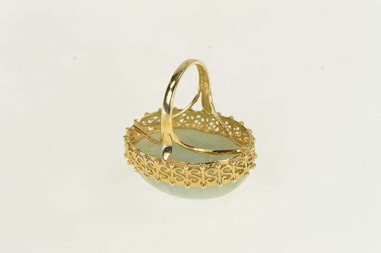 14K Yellow Gold Oval Jade Cabochon Vintage Filigree Cocktail Ring