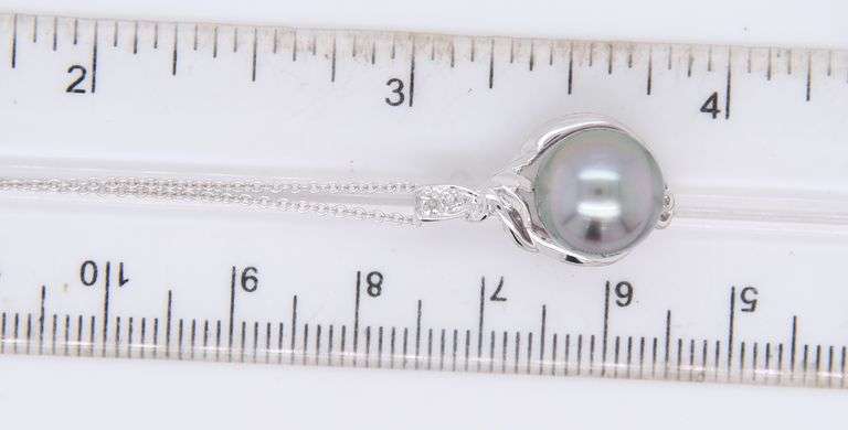 Elegant White Gold Black Tahitian Pearl and Diamond Pendant on Chain