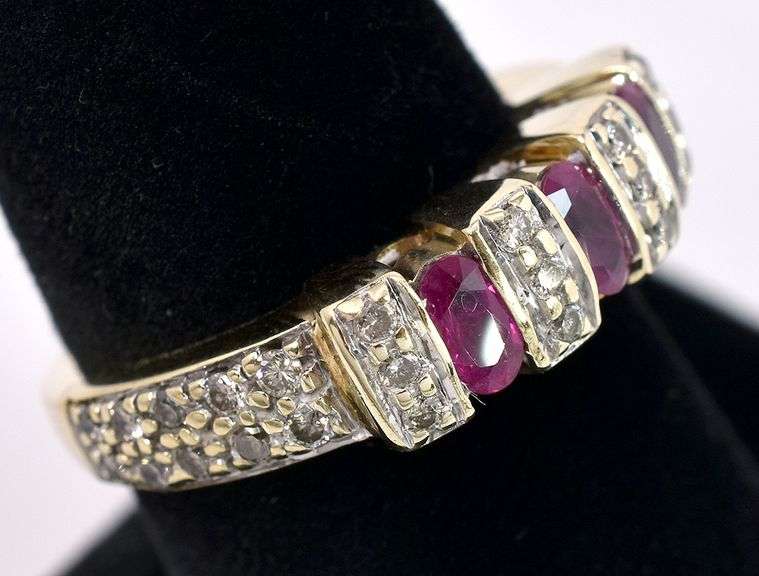 Cute Ruby and Diamond Ring In Yellow Gold