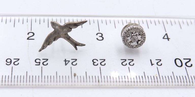 13 Pairs of Vintage 925 Sterling Silver Earrings and Flipflop Pendant