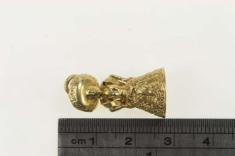 14K Yellow Gold 3D Traditional Mexican Dress Lady Sombrero Pendant