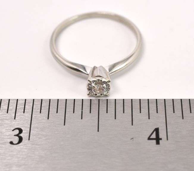 Sizzling Solitaire Diamond Ring In White Gold