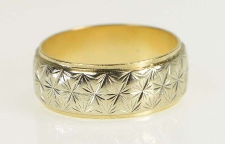 14K Yellow Gold Diamond Cut Star Vintage Pattern Wedding Band Ring