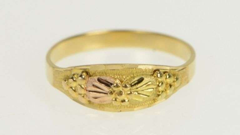 10K Yellow Gold Black Hills Leaf Nature Motif Child's Baby Ring