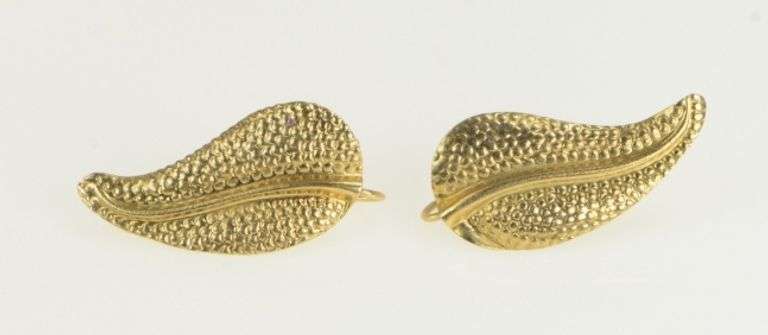 14K Yellow Gold Ornate Leaf Vintage Dangle Nature Motif Earrings