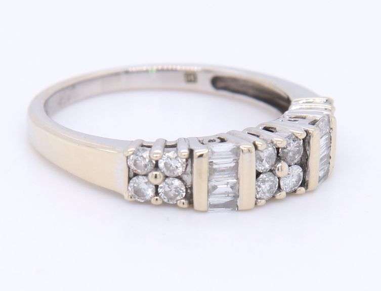 Dazzling White Gold Round Brilliant and Baguette Cut Diamond Band