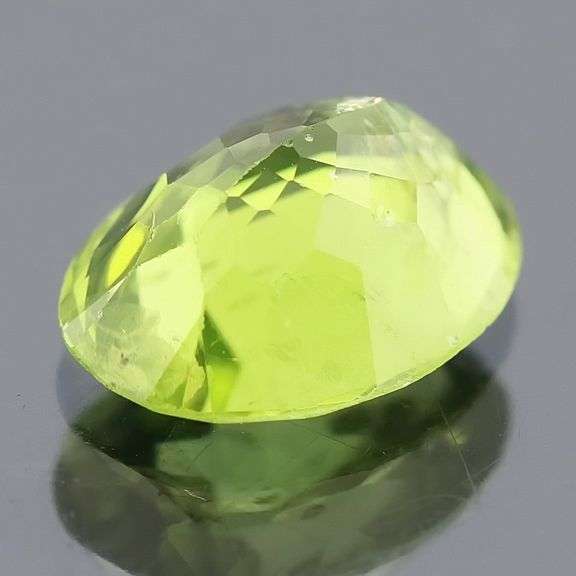 Radiant spring green 2.89ct untreated Peridot