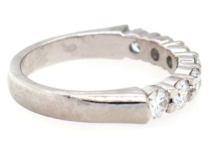 0.70ctw Round Diamond Seven Stone Wedding Band Ring in Platinum