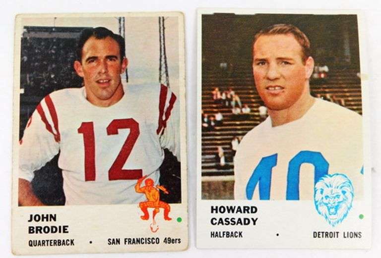 2 Fleer 1961 Football Greats