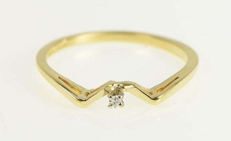 14K Yellow Gold Diamond Chevron Vintage Simple Solitaire Ring