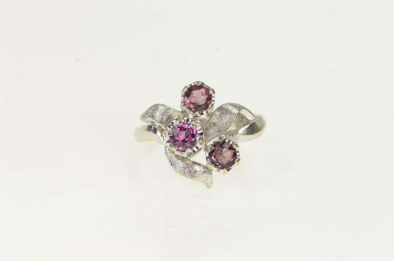 14K White Gold 1950's Vintage Rhodolite Garnet Ornate Leaf Ring