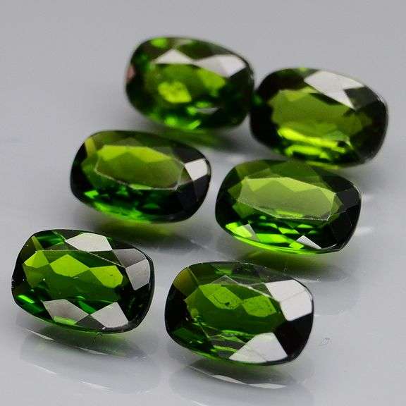 Top forest green 3.29ct Chrome Diopside set
