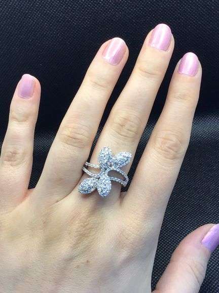 MESMERIZING 18K WHITE GOLD FLORAL VINES DIAMOND COCKTAIL RING
