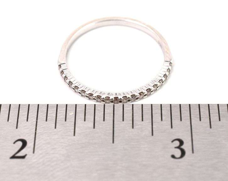 Cute Diamond Band Ring In White Gold