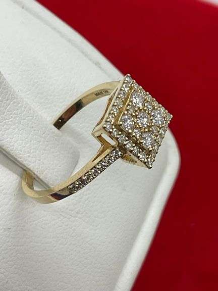 CERTIFIED BRAND NEW 14K GOLD AND DIAMOND RING