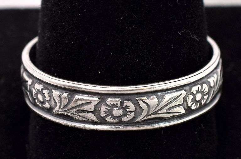 Flower Band Ring In Sterling Silver