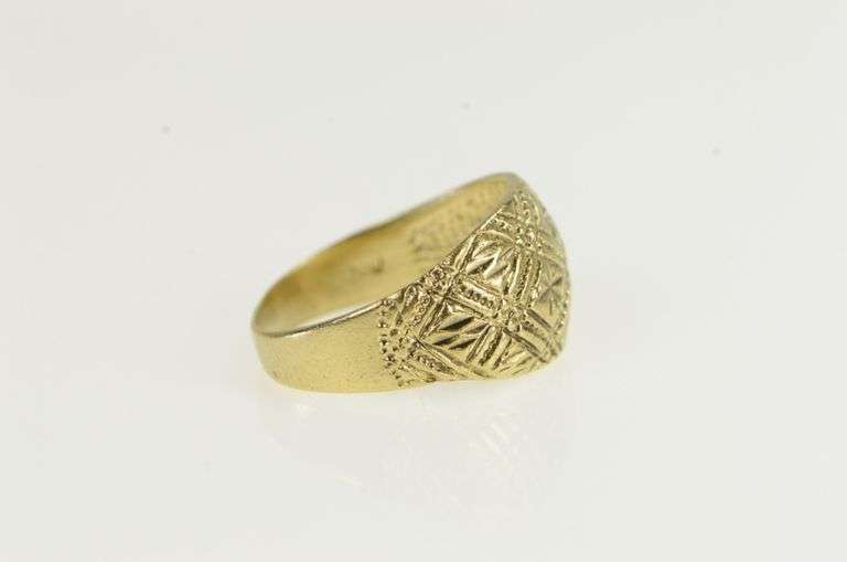 14K Yellow Gold Diamond Cut Criss Cross Pattern Domed Ring