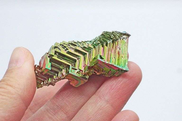 Fantastic 122ct rainbow Bismuth