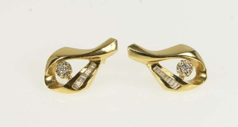 14K Yellow Gold Diamond Baguette Loop Twist Design Stud Earrings