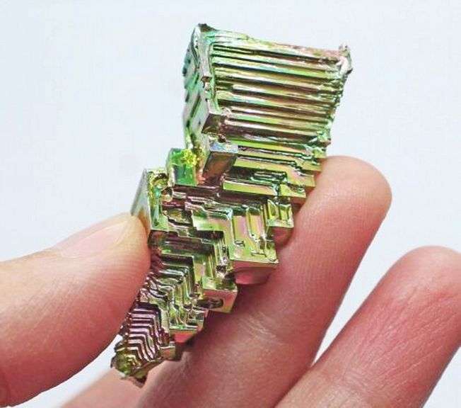 Fantastic 122ct rainbow Bismuth