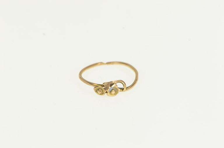 10K Yellow Gold Flower Daisy Ornate Vintage Simple Child's Ring