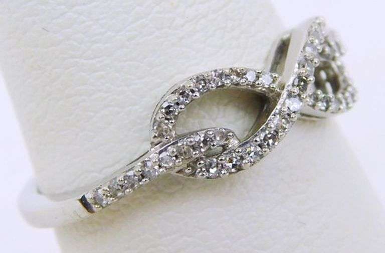 10K White Gold Pave Diamond Infinity Ring, 6.5