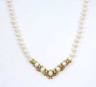 Stunning Pearl, Gold and Diamond Becklace