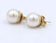 2 Set of Majorica Pearl Necklace and Stud Earrings