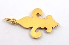 Lovely 18k YG Fleur De Lis Pendant