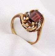 Tasteful Rectangular Garnet Ring