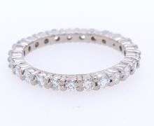 0.75ctw Diamond Eternity Wedding Band Ring in Platinum