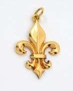 Lovely 18k YG Fleur De Lis Pendant