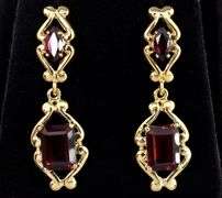 Sophisticated Red Garnet Dangle Earrings In 14K Yellow Gold