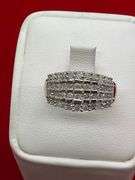LADIES 10K WHITE GOLD AND DIAMOND PYRAMIDE RING