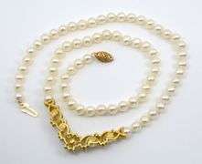 Stunning Pearl, Gold and Diamond Becklace