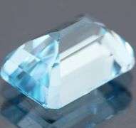 Beautiful 9.30ct emerald cut Topaz