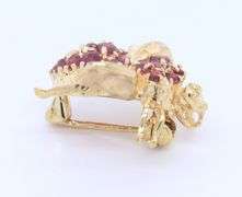 Attractive Yellow Gold Ruby Bee Pin
