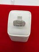 LADIES 10K WHITE GOLD AND DIAMOND PYRAMIDE RING