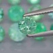 Vivid! Top green 2.63ct Colombian Emerald set