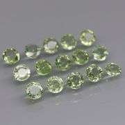 Fantastic 3.05ct round cut GREEN Sapphire set