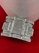 MEN'S 10K WHITE GOLD AND DIAMOND RING
