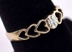 Lovable Diamond Heart Ring In Yellow Gold