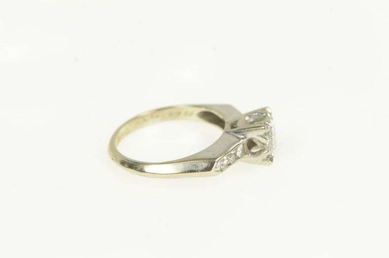 14K White Gold 1950's 0.80 Ctw Diamond Engagement Ring