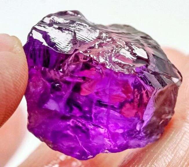Big 51ct rich violet uncut Amethyst