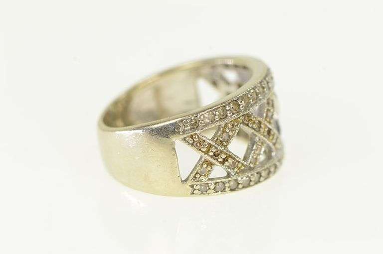 14K White Gold Diamond X Criss Cross Vintage Kiss Symbol Ring