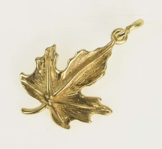 10K Yellow Gold 3D Maple Leaf Nature Motif Canada Charm/Pendant