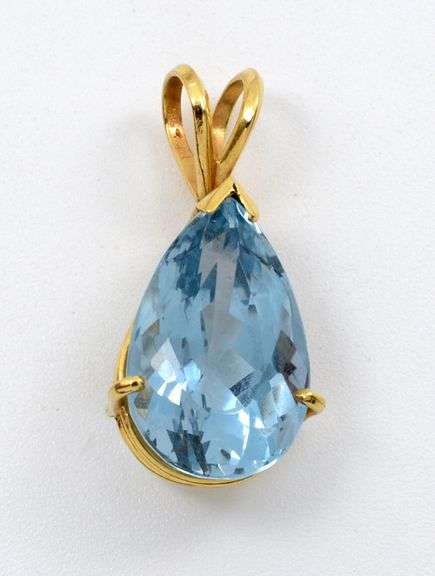 Lovely Pear Shaped Aquamarine Pendant