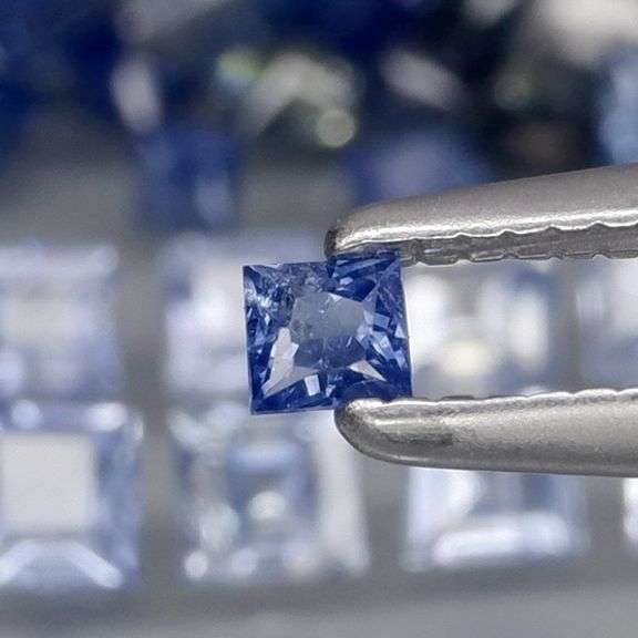 Exquisite 2.59ct 39 piece Ceylon Sapphire set